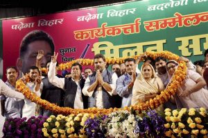 Pappu Yadav welcoming JDU leader