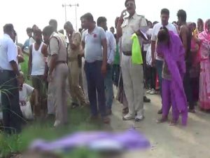 crazy-man-cut-the-throat-of-girl-in-gopalganj_Bihar